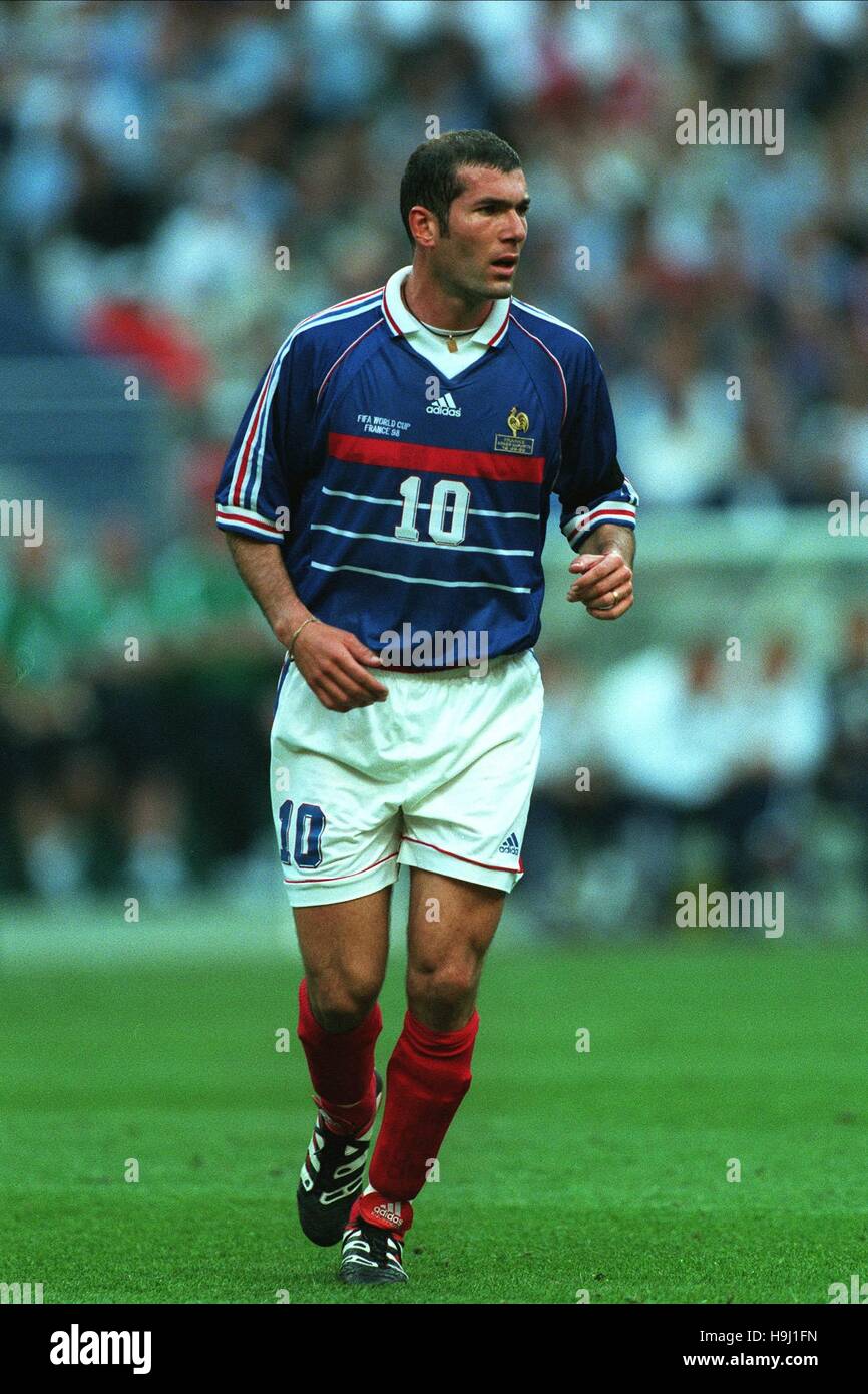 ZINEDINE ZIDANE FRANCE JUVENTUS 30 June 1998 Stock Photo Alamy