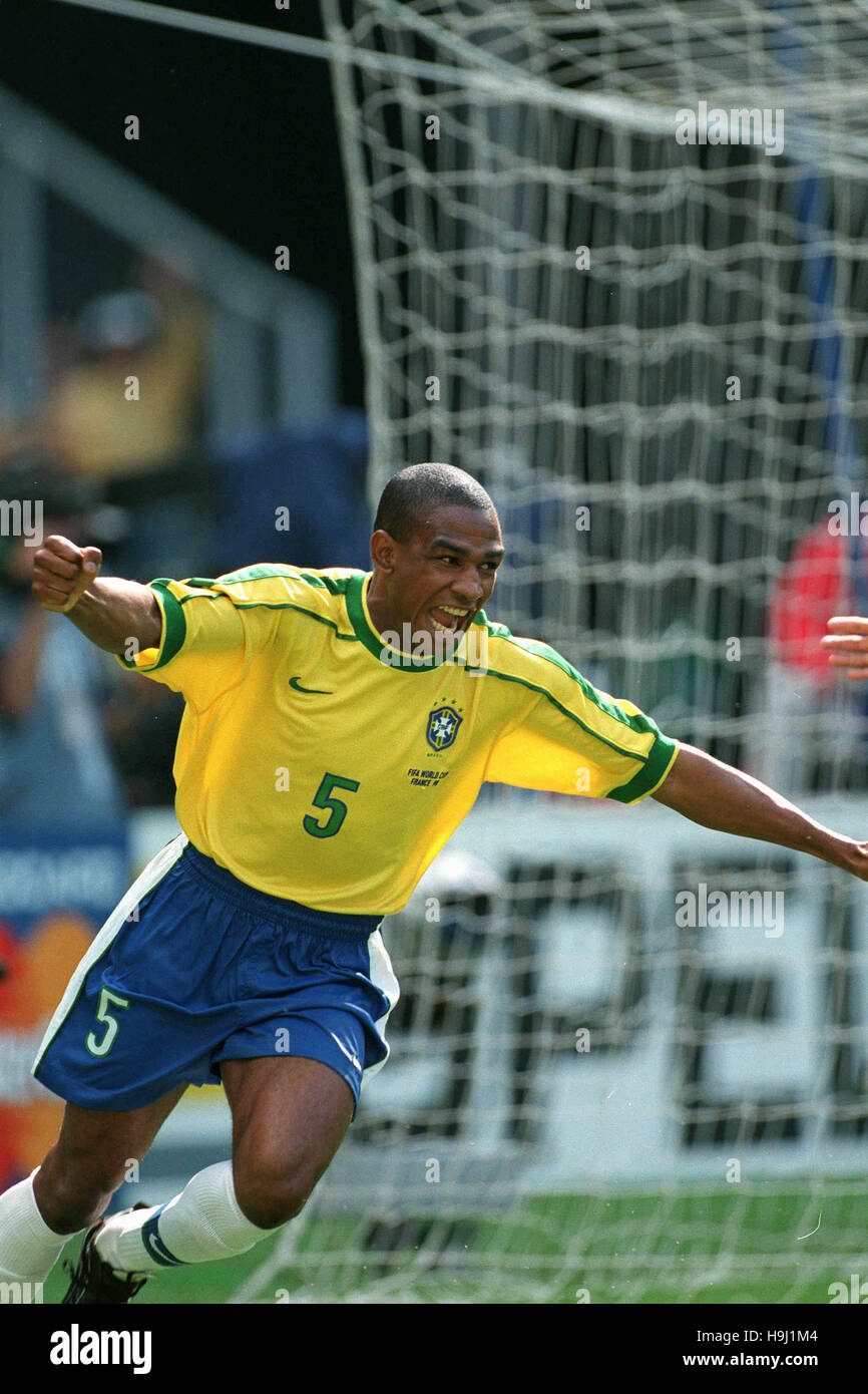 CESAR SAMPAIO BRAZIL V SCOTLAND 10 June 1998 Stock Photo