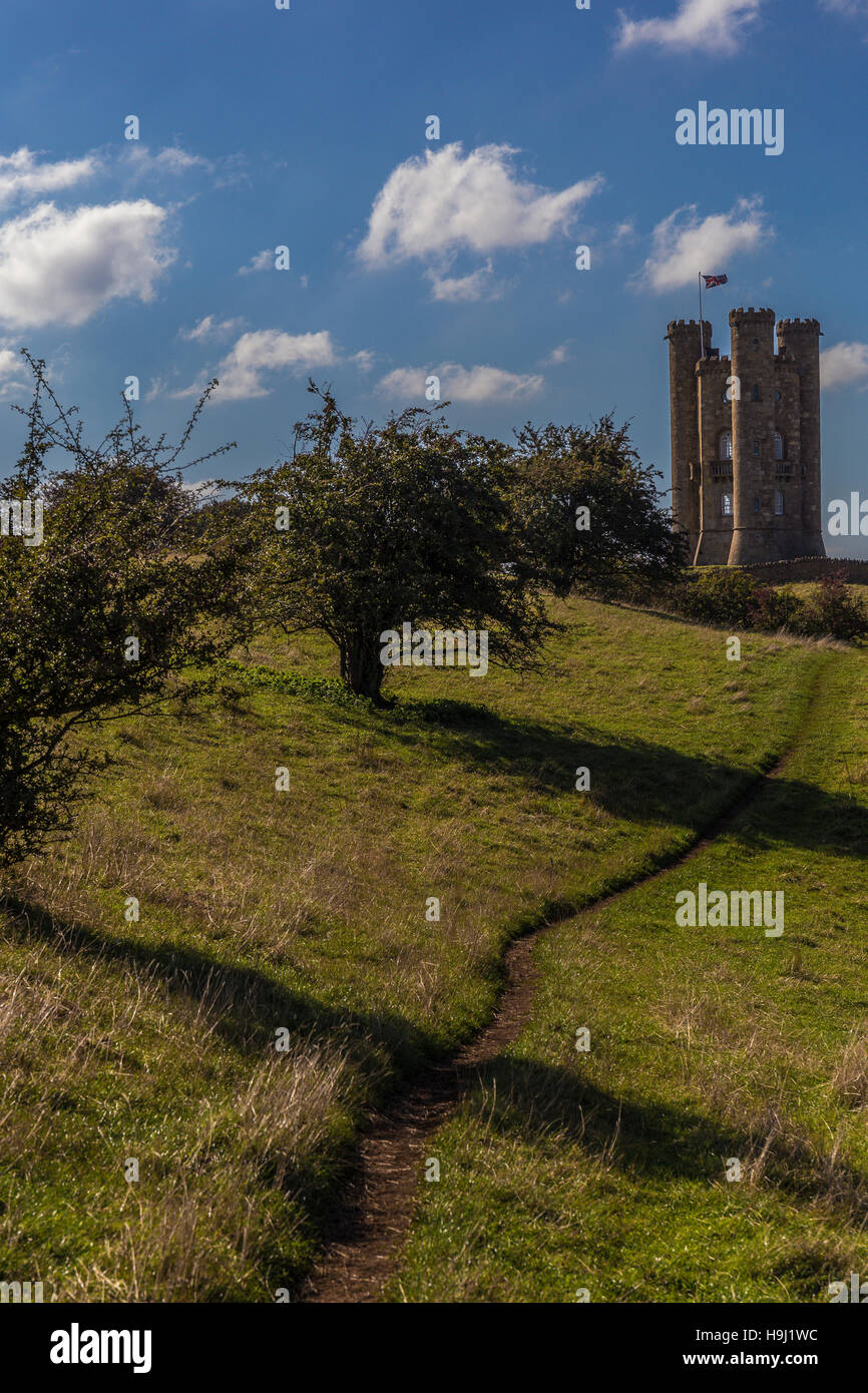 Cotswold Way footpath leading up to Broadway Tower Stock Photo Alamy
