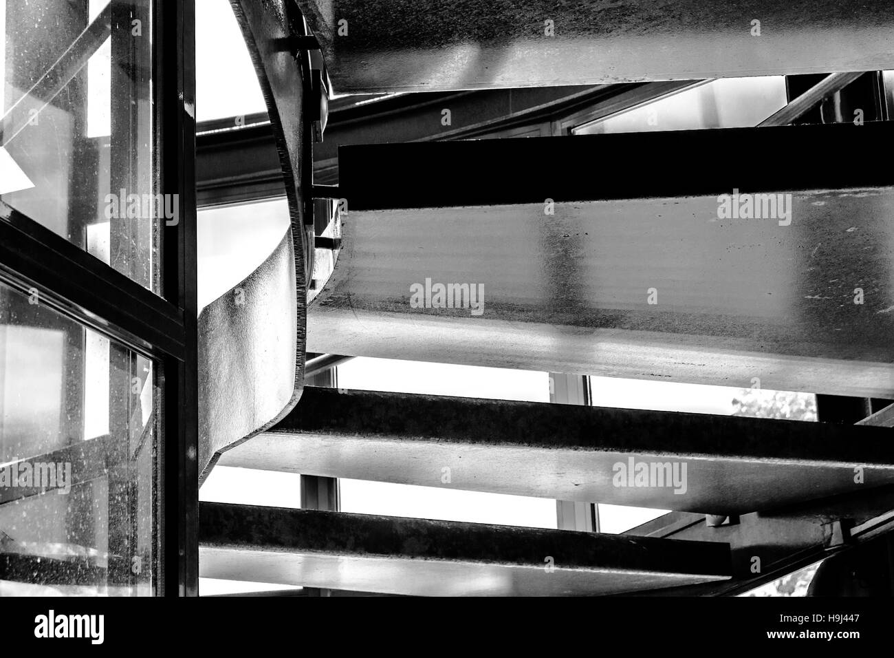 Steel stairs Black and White Stock Photos & Images - Alamy
