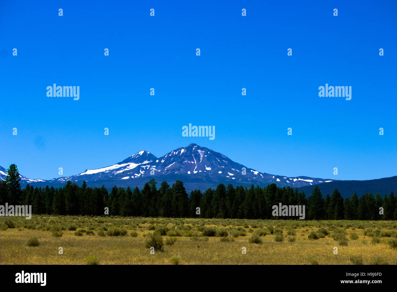 snow capped mountain Stock Photo - Alamy