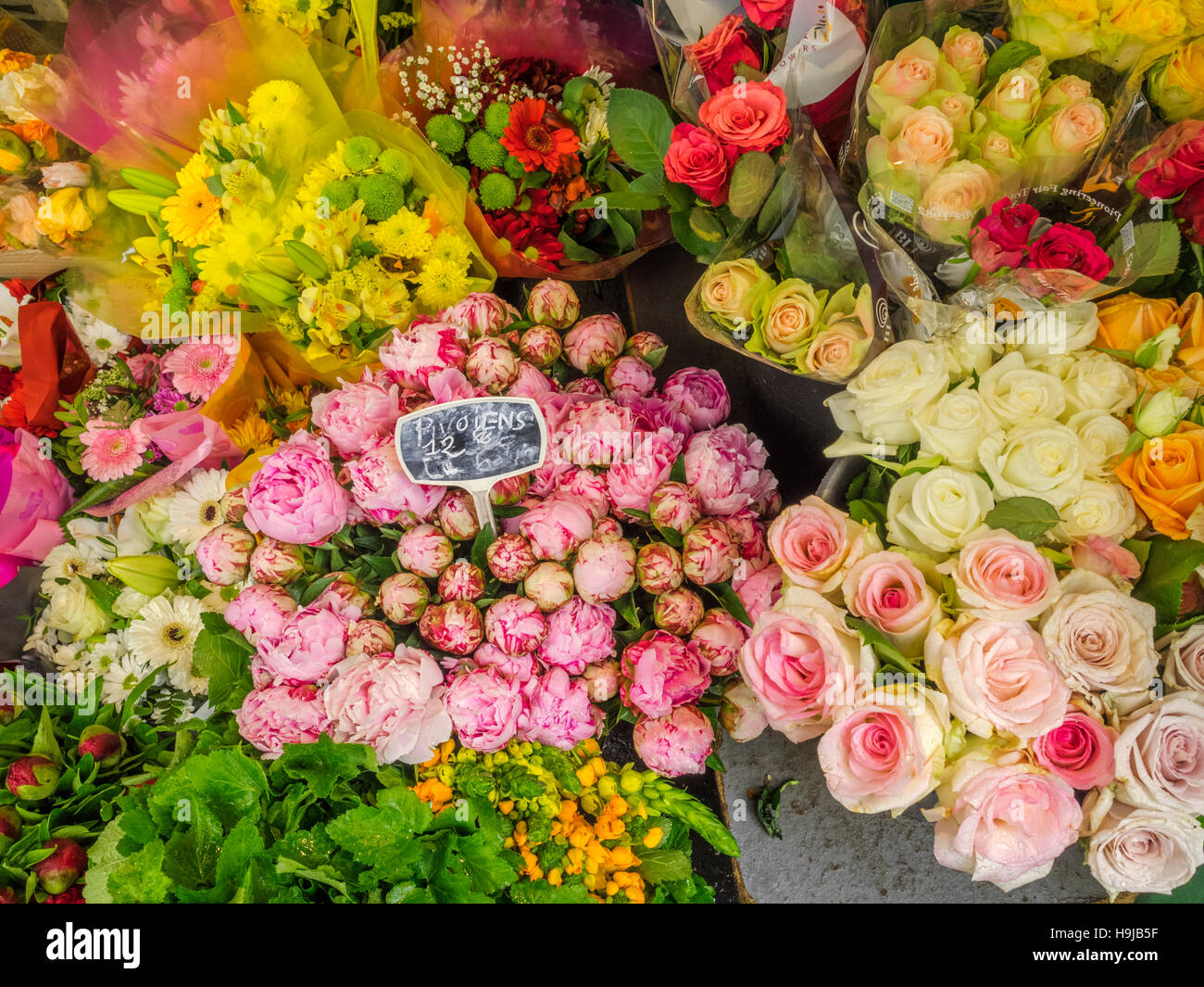 Street flower shop in Paris, France Stock Photo Alamy
