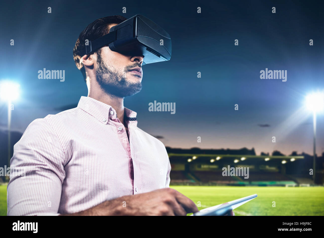 Using smart tablet green screen hi-res stock photography and images - Alamy