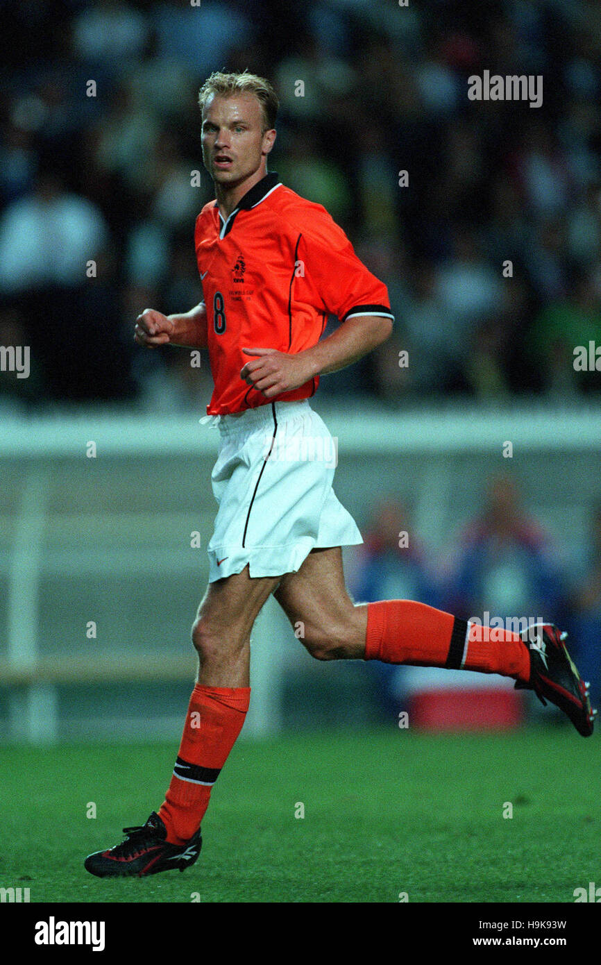 DENNIS BERGKAMP HOLLAND & ARSENAL FC 11 July 1998 Stock Photo Alamy DENNIS BERGKAMP HOLLAND & ARSENAL FC 11 July 1998 Stock Photo Alamy