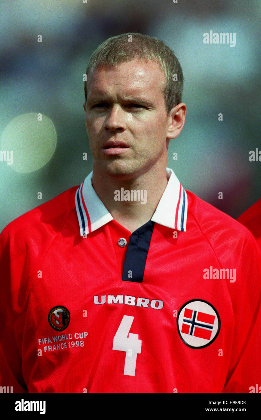 HENNING BERG NORWAY & MANCHESTER UTD FC 16 June 1998 Stock Photo