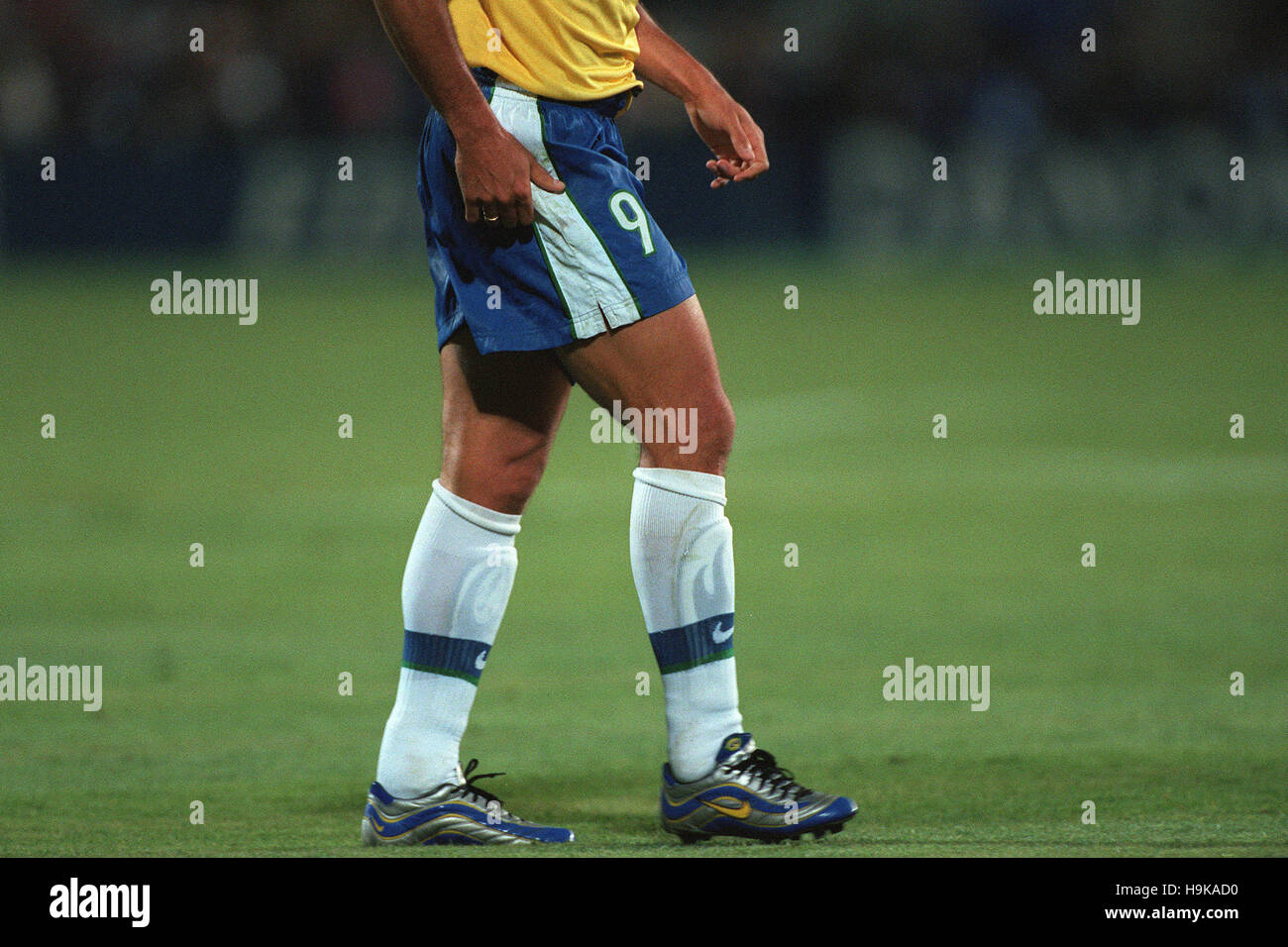 RONALDO'S NIKE BOOTS BRAZIL & INTER MILAN 07 July 1998 Stock Photo - Alamy