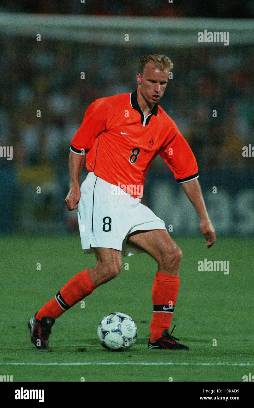 Dennis bergkamp holland arsenal fc hi-res stock photography and images ...