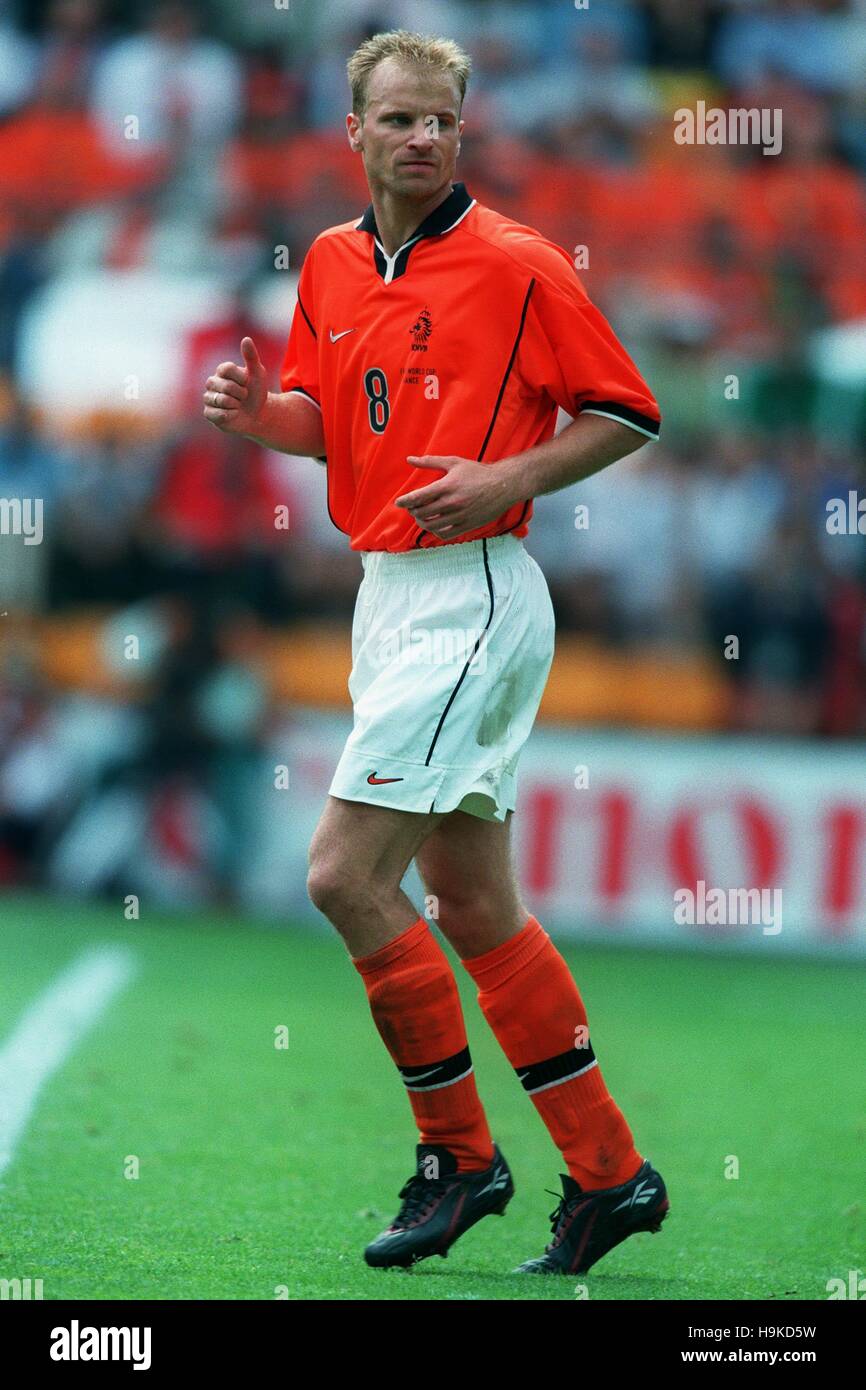 DENNIS BERGKAMP HOLLAND & ARSENAL FC 25 June 1998 Stock Photo Alamy