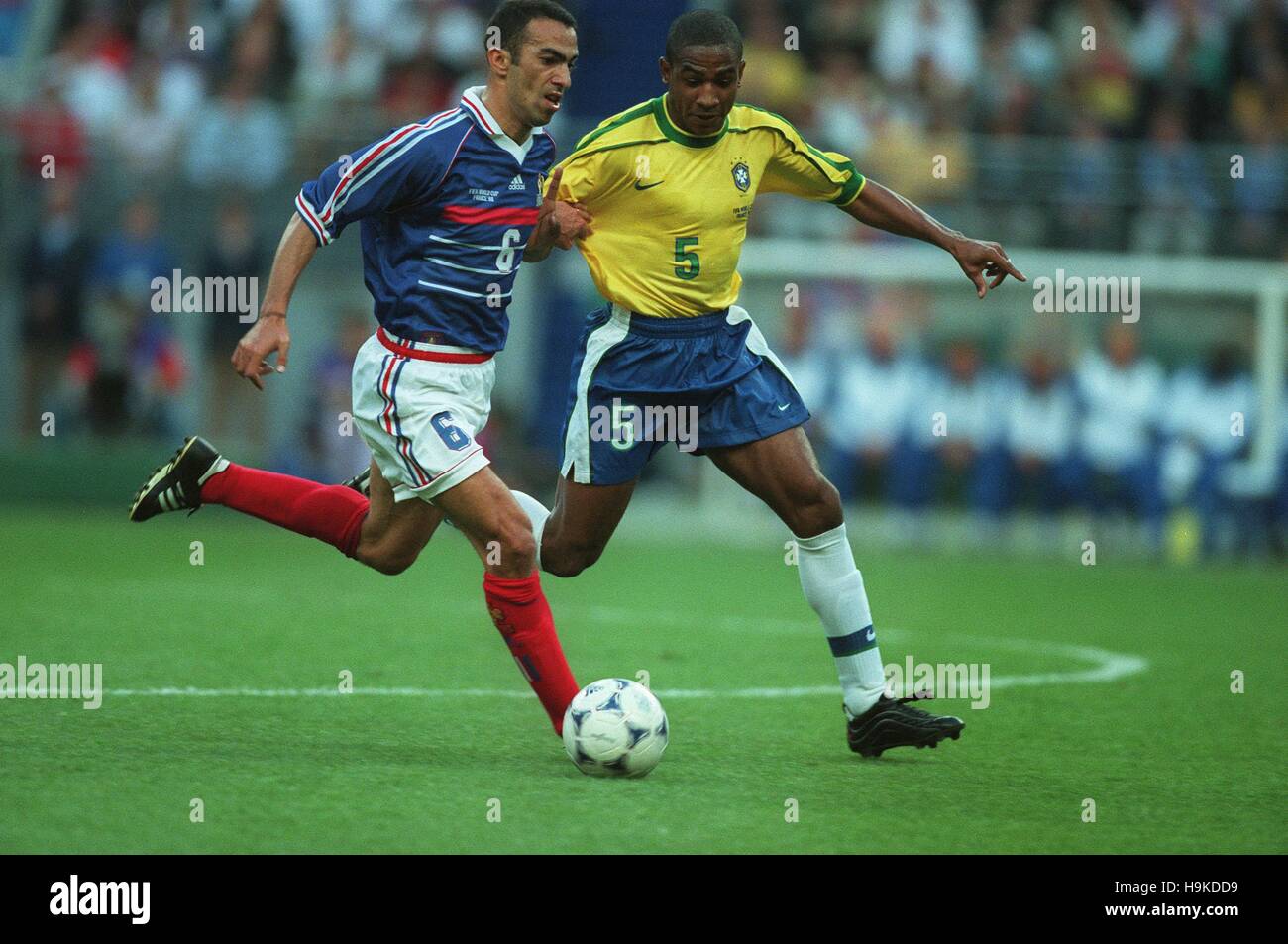 DJORKAEFF & CESAR SAMPAIO BRAZIL V FRANCE 12 July 1998 Stock Photo