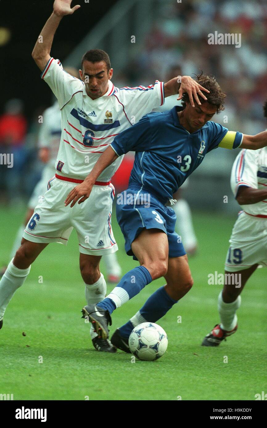 YOURI DJORKAEFF POALO MALDINI FRANCE V ITALY 03 July 1998 Stock Photo