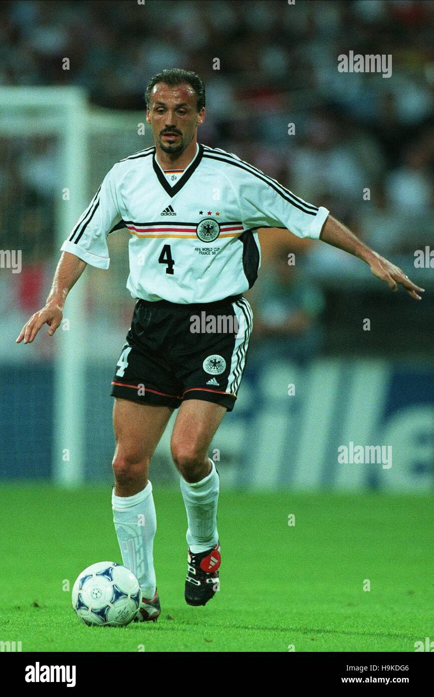 JURGEN KOHLER GERMANY & BORUSSIA DORTMUND FC 04 July 1998 Stock Photo