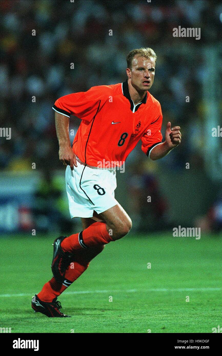 Dennis bergkamp holland arsenal fc hi-res stock photography and images ...