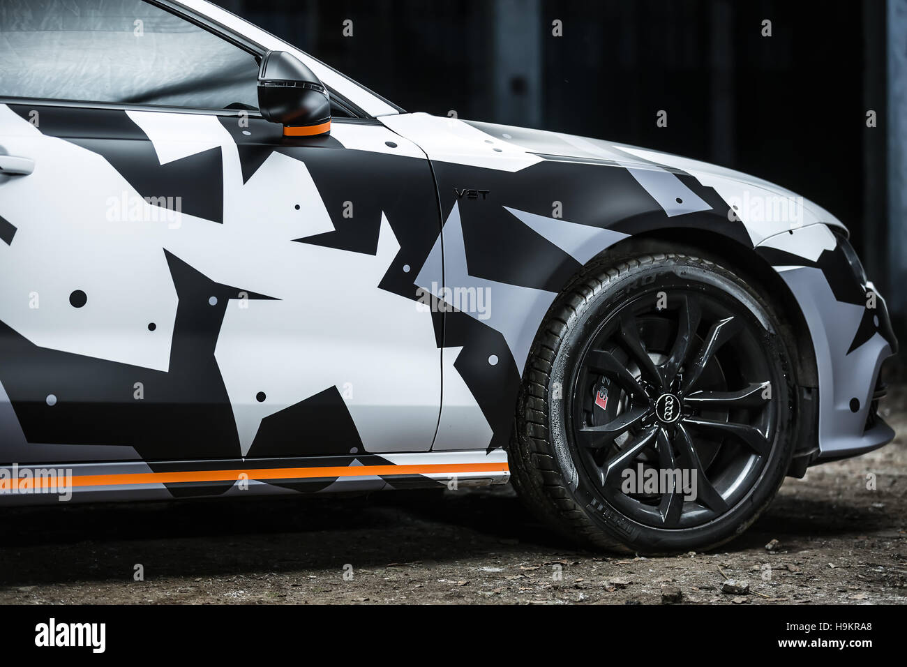 Auto tuning hi-res stock photography and images - Alamy