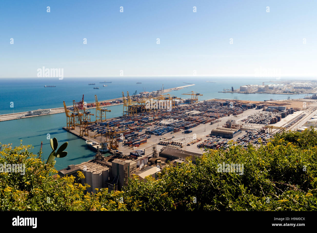 Dàrsena Nacional Marina on Moll d'Espanya at Port Vell in Barcelona, Spain  - Encircle Photos, image size:1300x953