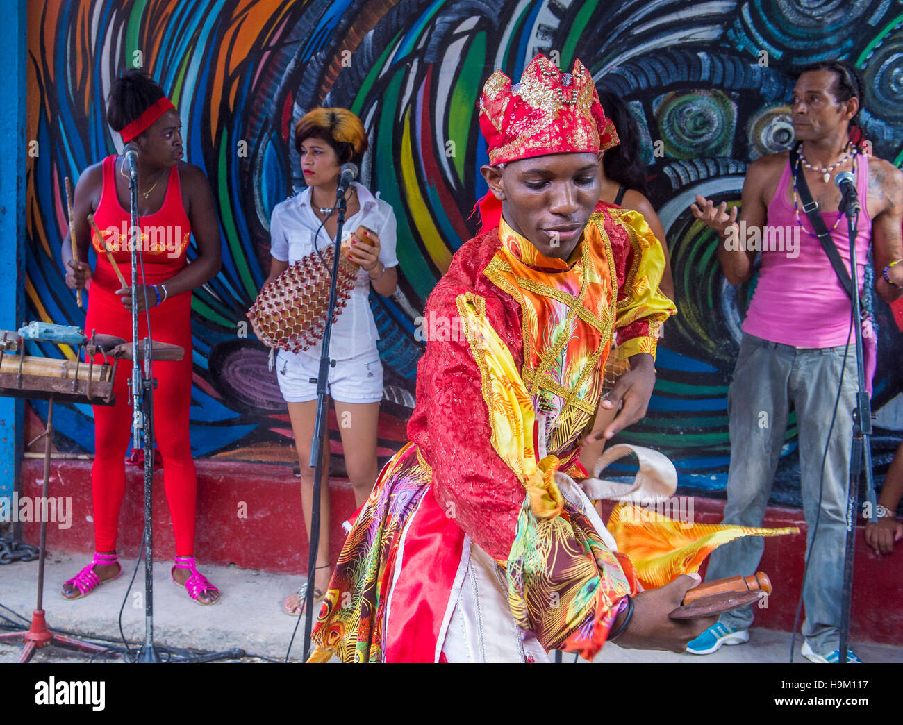 Rhumba dancer hi-res stock photography and images - Alamy