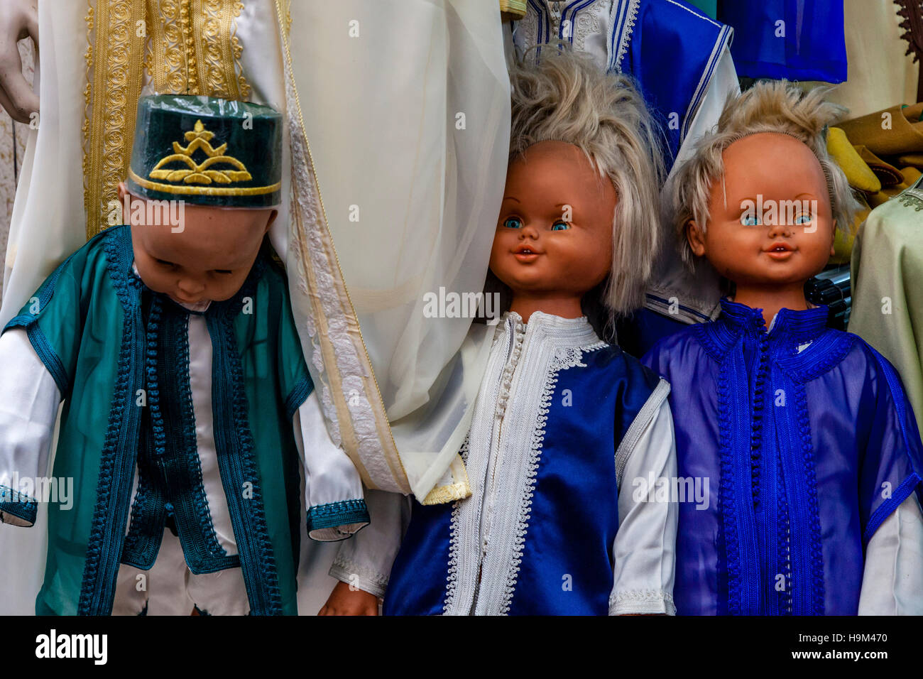 Mannequins Outside A Shop In The Medina, Fez el Bali, Fez, Morocco Stock Photo