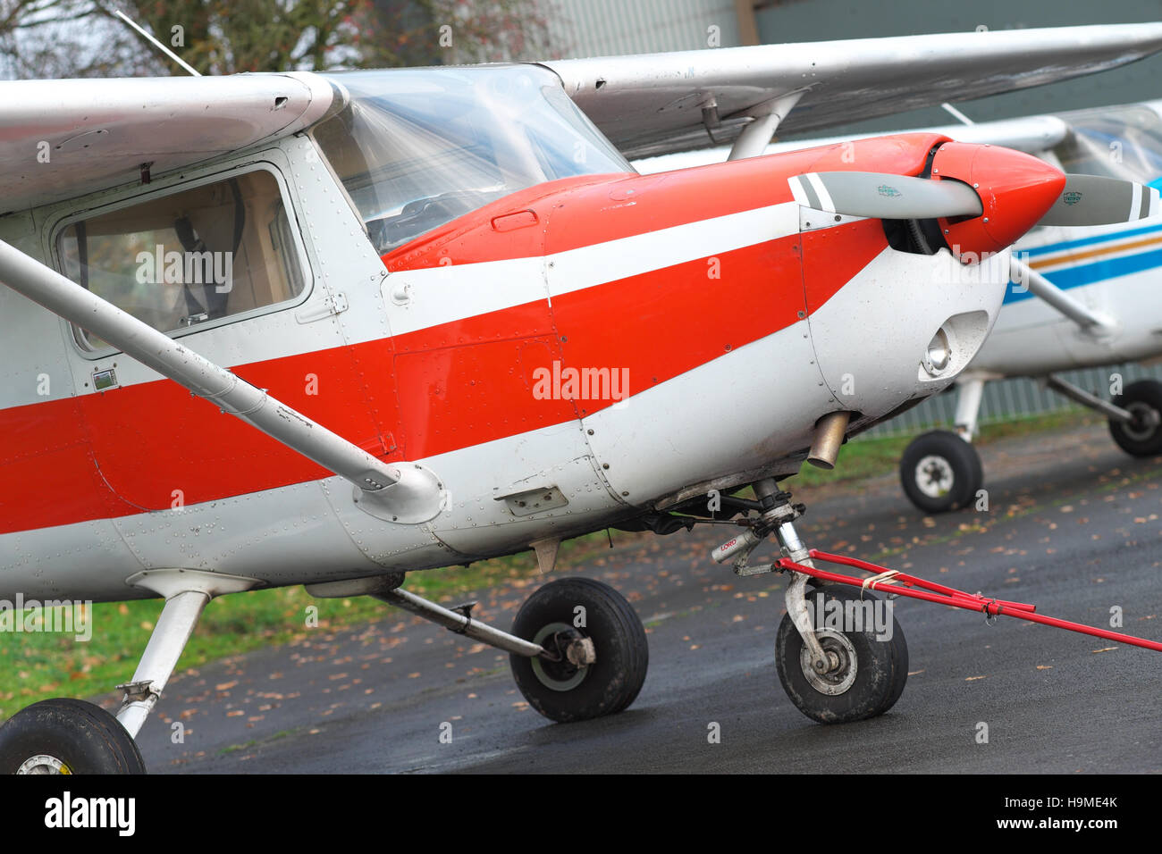 Flying school flying club Cessna 152 aircraft used for basic flight training UK Stock Photo
