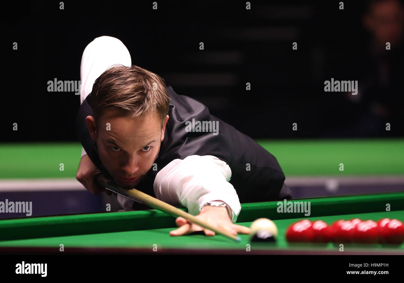 Ali Carter in action during his first round match against Christophe Keogan during day three of the Betway UK Championships 2016, at the York Barbican. Stock Photo