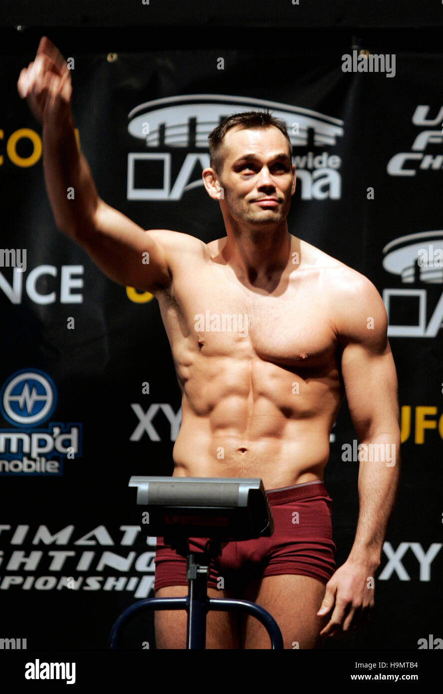 rich-franklin-during-the-weigh-in-for-ultimate-fighting-champion-championship-H9MTB4.jpg