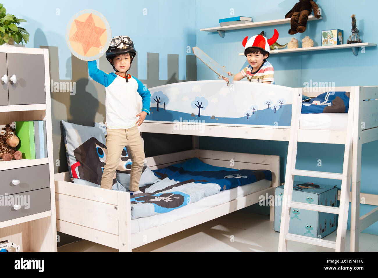 Bunk Up High Resolution Stock Photography and Images Alamy