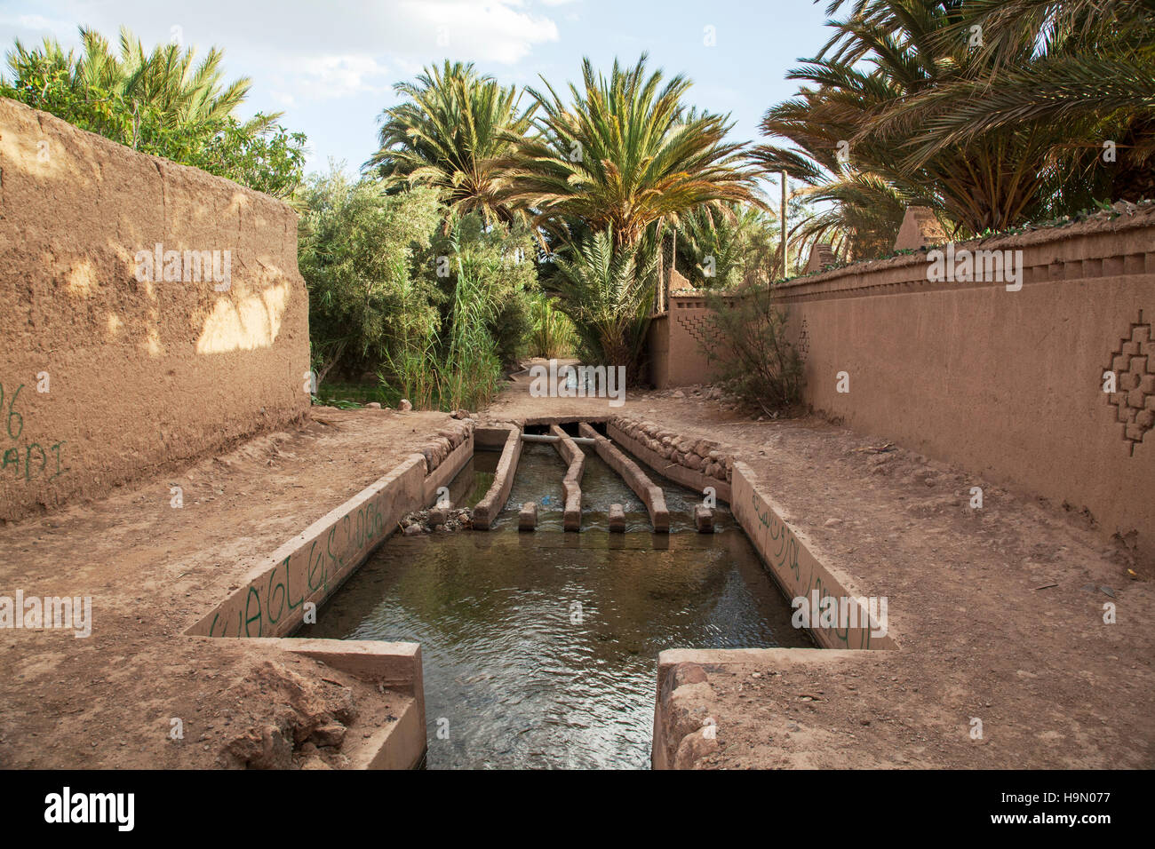 Skoura water supply and irrigation system Stock Photo Alamy