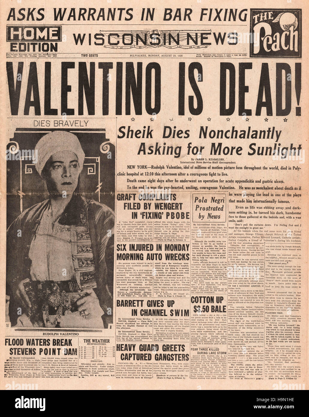 1926 Wisconsin News front page Death of Rudolph Valentino Stock Photo -  Alamy