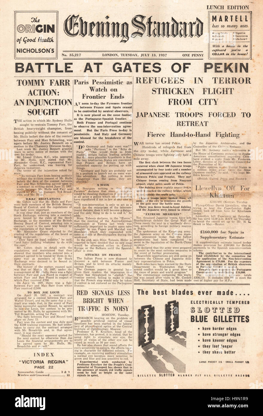 1937 Evening Standard front page Battle for Peking Stock Photo