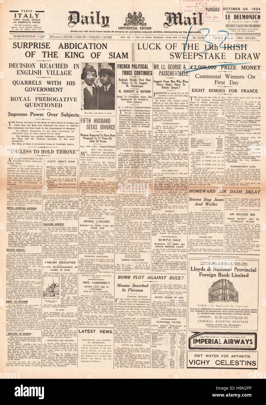 1934 Daily Mail front page Abdication of the King of Siam Stock Photo