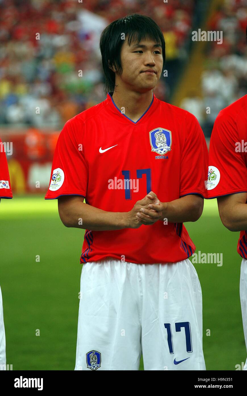 LEE HO KOREA REPUBLIC & ULSAN TIGERS WORLD CUP FRANKFURT GERMANY 13 June  2006 Stock Photo - Alamy