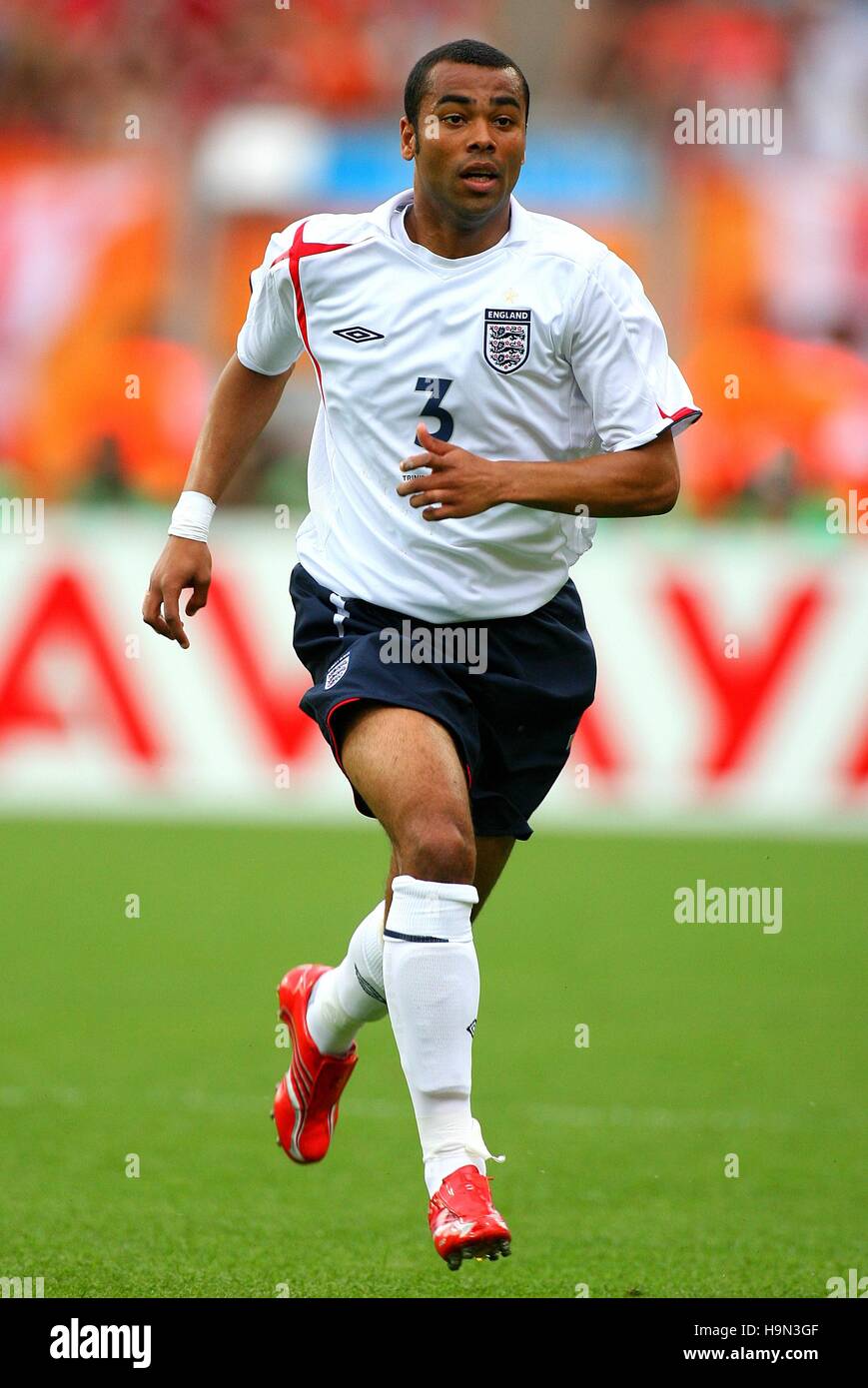 ASHLEY COLE ENGLAND & ARSENAL FC WORLD CUP NUREMBURG GERMANY 15 June 2006 Stock Photo