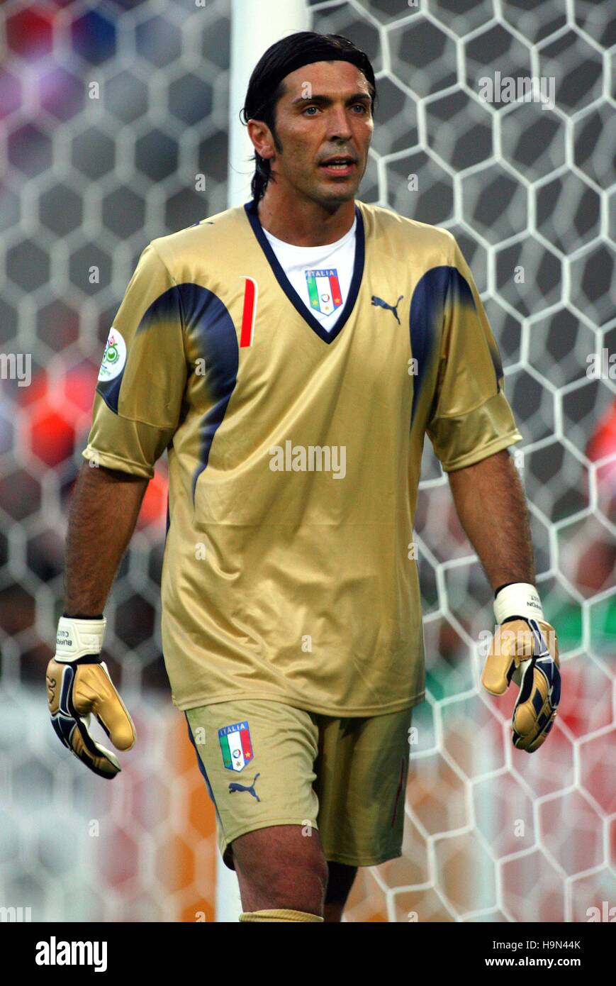 Italy 2006 Goalkeeper Buffon Golden Jersey - World Cup Winners – Retros  League