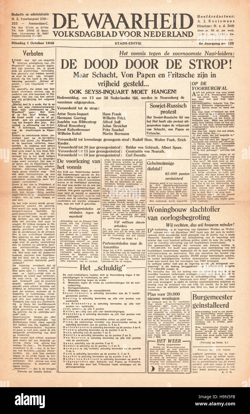 1946 De Waarheid (Holland) front page Nazi leaders sentenced to death Stock Photo