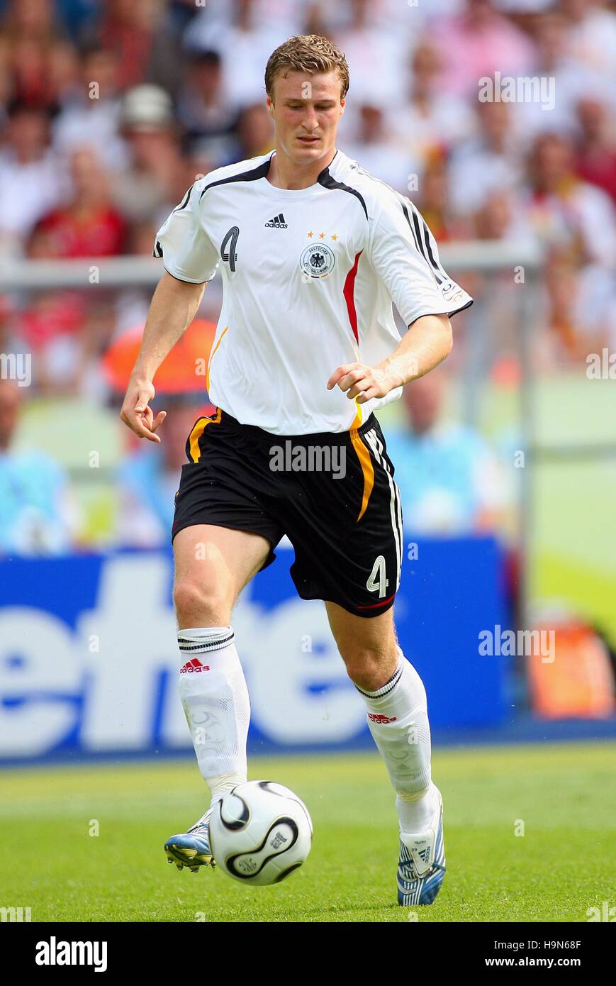 ROBERT HUTH GERMANY & CHELSEA FC WORLD CUP BERLIN GERMANY 20 June 2006 ...
