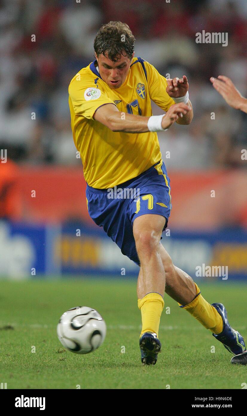 JOHAN ELMANDER SWEDEN & BRONDBY RHEINENERGIESTADION COLOGNE GERMANY 20