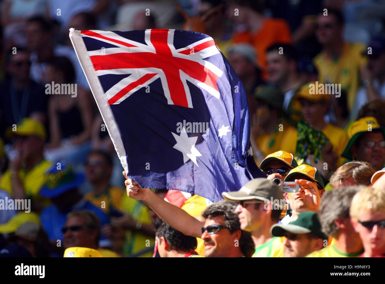 AUSTRALIAN FANS BRAZIL V AUSTRALIA WORLD CUP MUNICH GERMANY 18 June 2006 Stock Photo Alamy