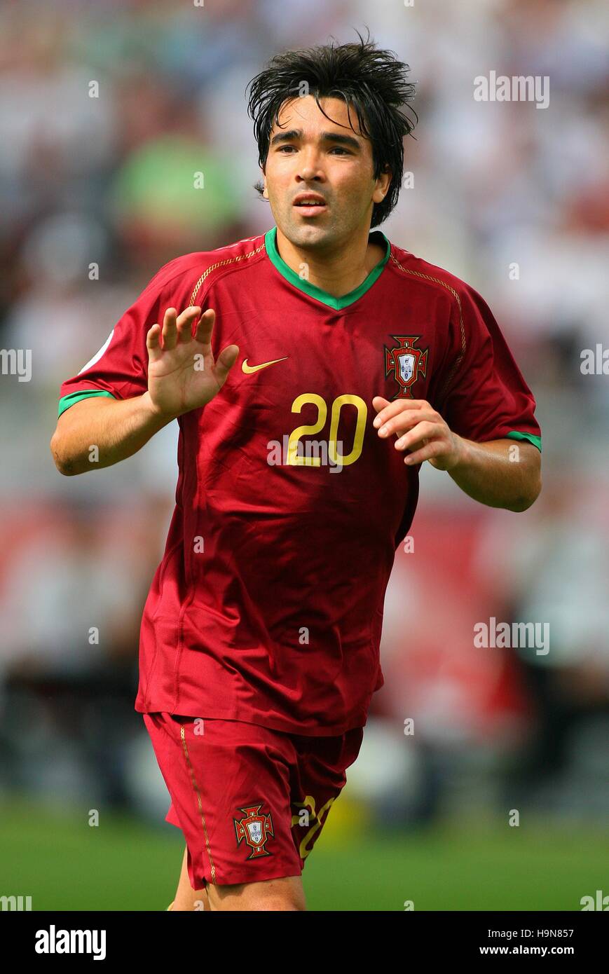 DECO PORTUGAL & BARCELONA WORLD CUP FRANKFURT GERMANY 17 June 2006