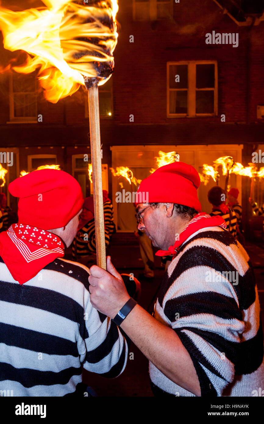 Local People Dressed As Smugglers Take Part In The Annual Guy Fawkes Night Celebrations, Lewes, Sussex, UK Stock Photo