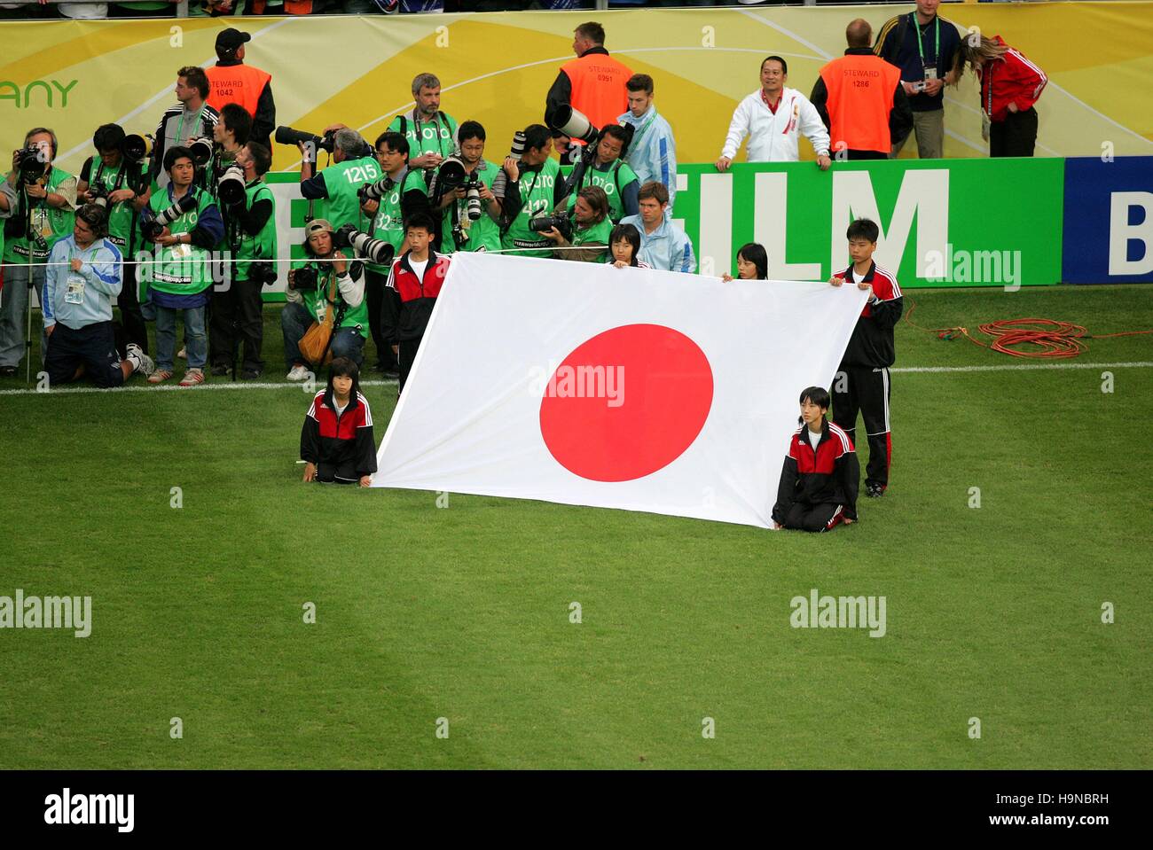 JAPANESE FLAG JAPAN V BRAZIL WORLD CUP DORTMUND GERMANY 22 June 2006 Stock Photo