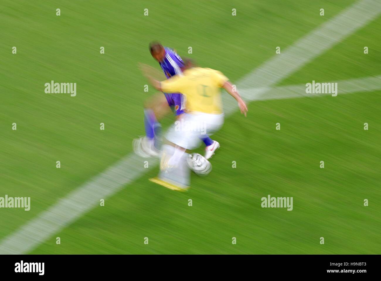 RONALDO & ALESSANDRO SANTOS JAPAN V BRAZIL WORLD CUP DORTMUND GERMANY 22 June 2006 Stock Photo