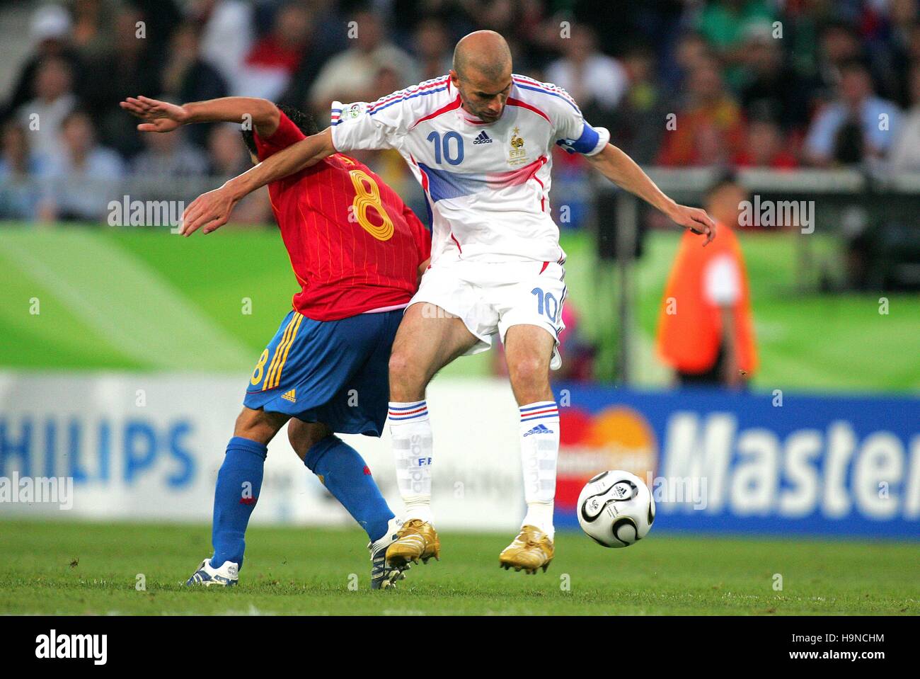 Zinedine Zidane Xavi Spain V France Hannover Germany 27 June 2006 Stock Photo Alamy