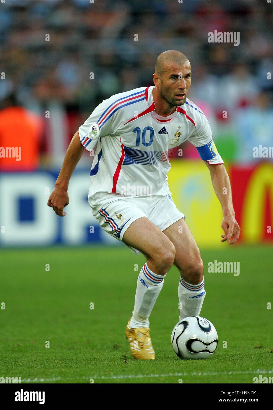 ZINEDINE ZIDANE SPAIN V FRANCE HANNOVER  Germany 27 June 2006 Stock Photo