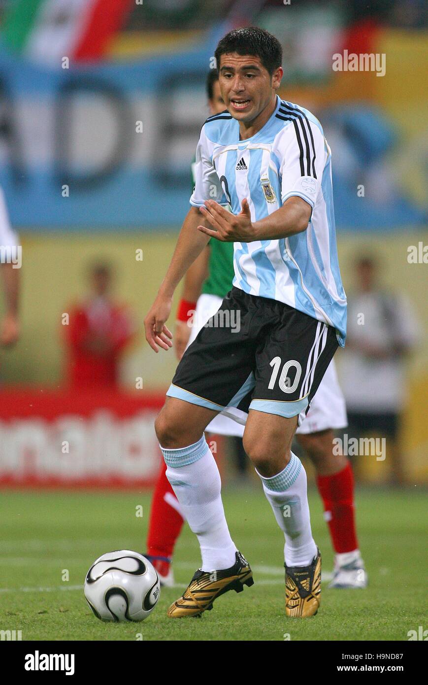 JUAN RIQUELME ARGENTINA & VILLARREAL WORLD CUP LEIPZIG GERMANY 24 June 2006  Stock Photo - Alamy