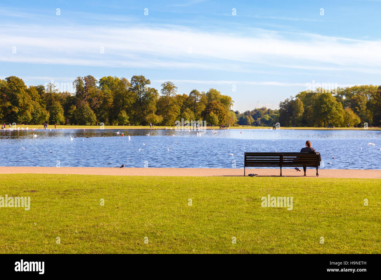 Round pond hires stock photography and images Alamy