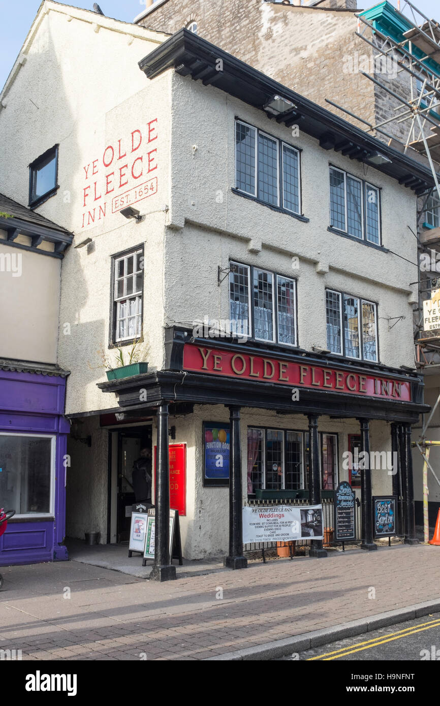 Ye Olde Fleece Inn historic pub in Kendal, Cumbria Stock Photo
