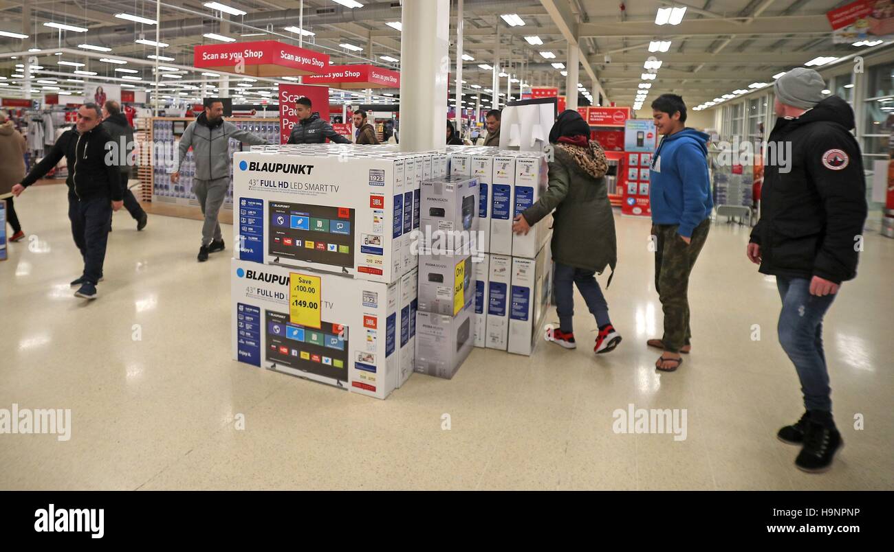 Tesco 12 hi-res stock photography and images - Alamy