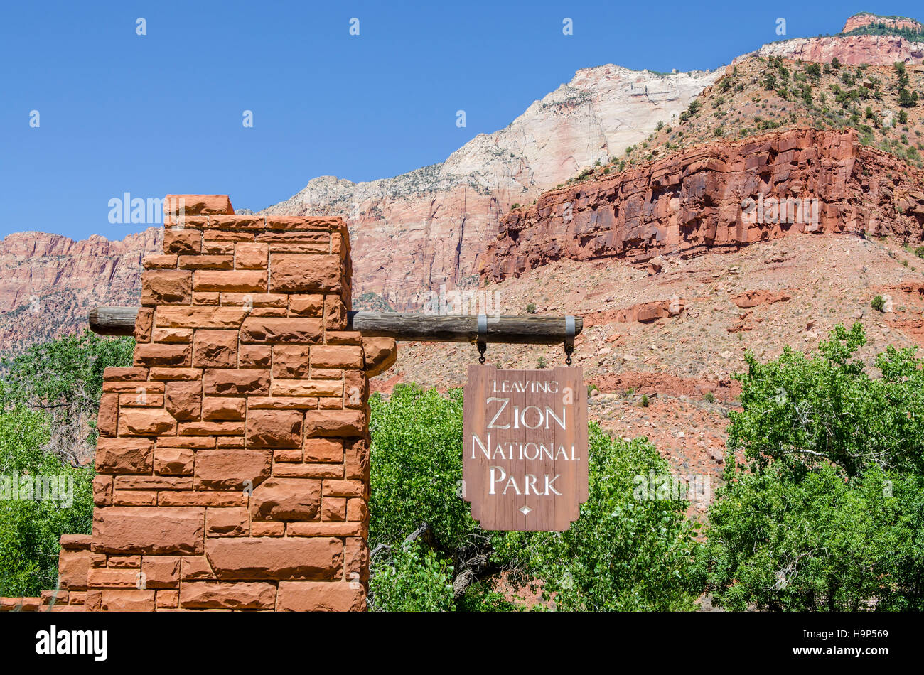 Zion National Park entrance sign, Utah, USA Stock Photo Alamy