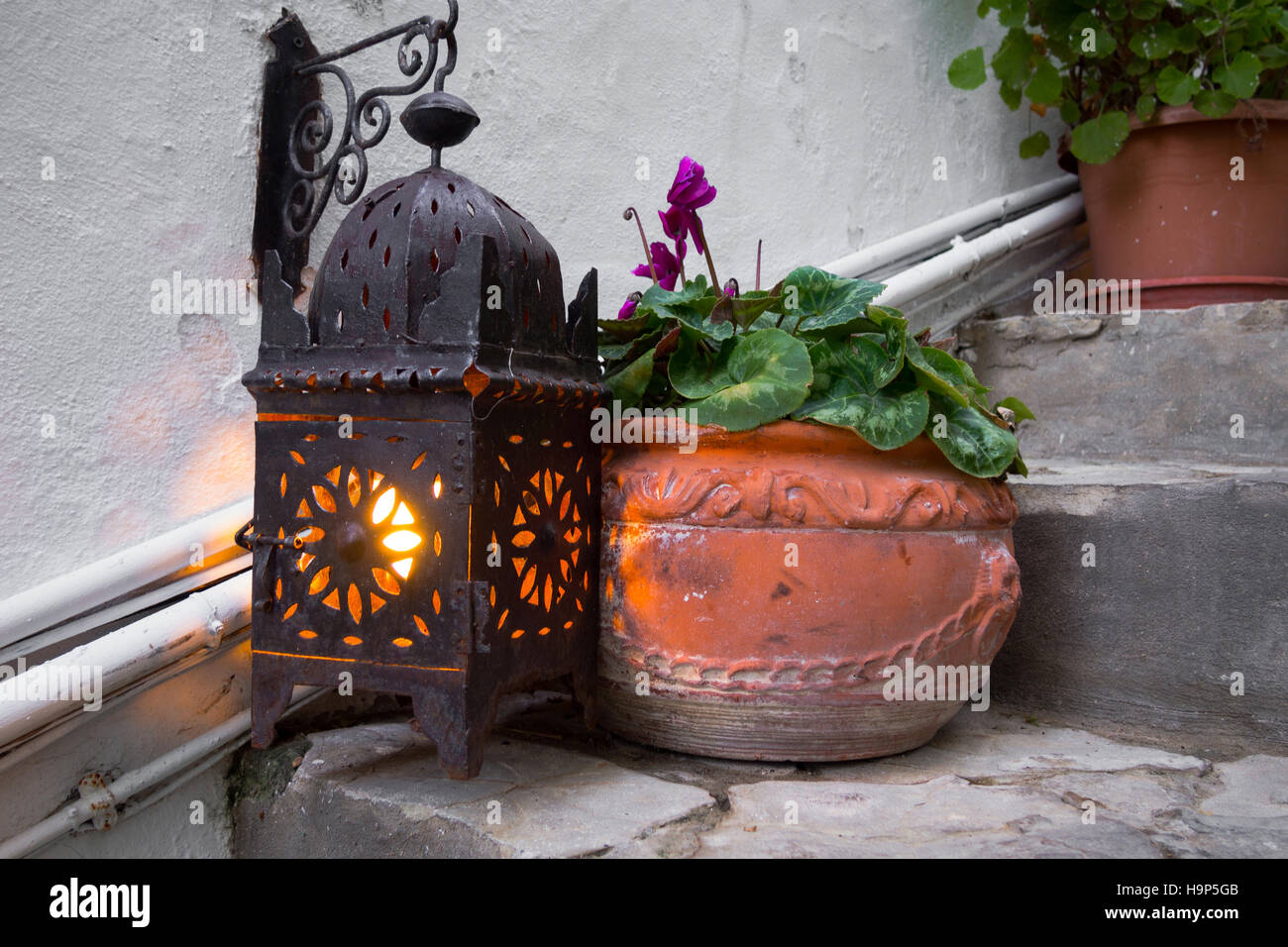 Terracotta garden lantern hires stock photography and images Alamy