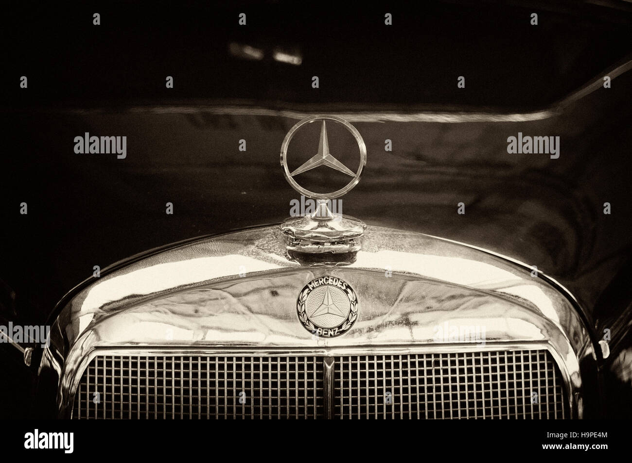 Photo Mercedes Benz 300 Year 1957 1962 Four Door