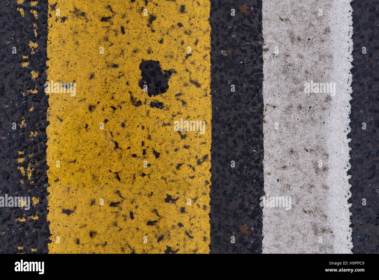 Asphalt highway Seamless texture with cracked white and yellow stripe ...