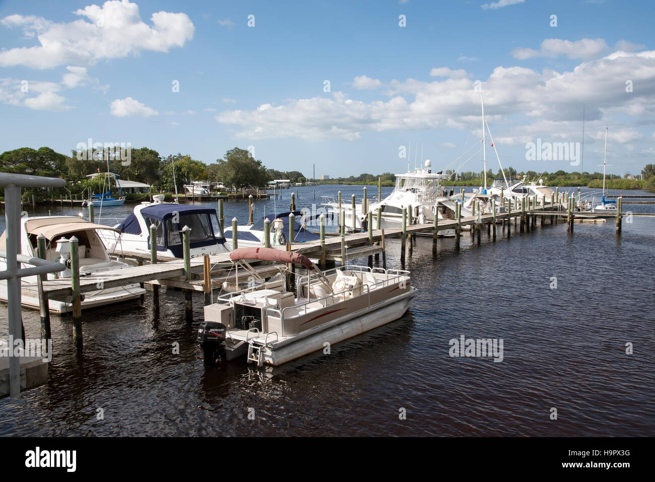 Tarpon Springs Florida USA An overview of pleasure cruisers docked at Tarpon Bayou Fl US Stock